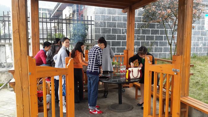郴州市明桂园大酒店员工活动在金银山庄盛大举行